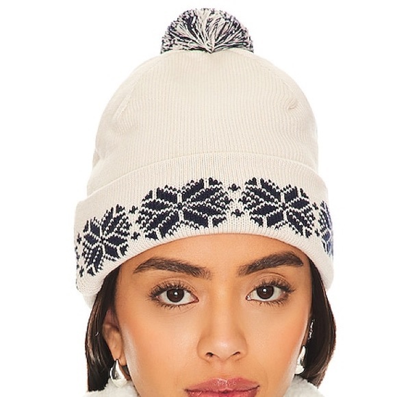 THE UPSIDEwomen’s Mountain Knit Beanie in Novelty